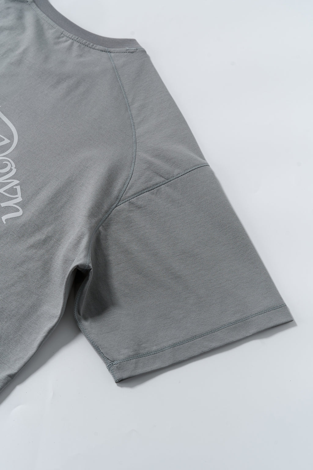 เสื้อยืดกีฬาพิมพ์ลาย Lanna MuayThai "Slow Down" แบบซึมน้ำ