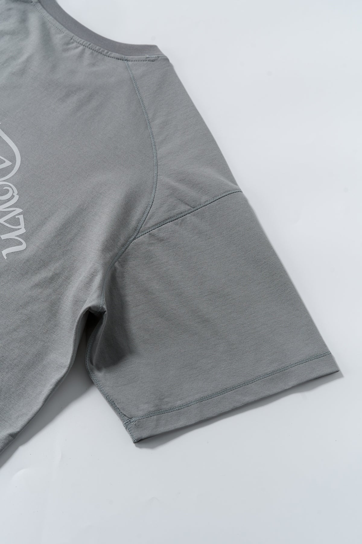 เสื้อยืดกีฬาพิมพ์ลาย Lanna MuayThai "Slow Down" แบบซึมน้ำ