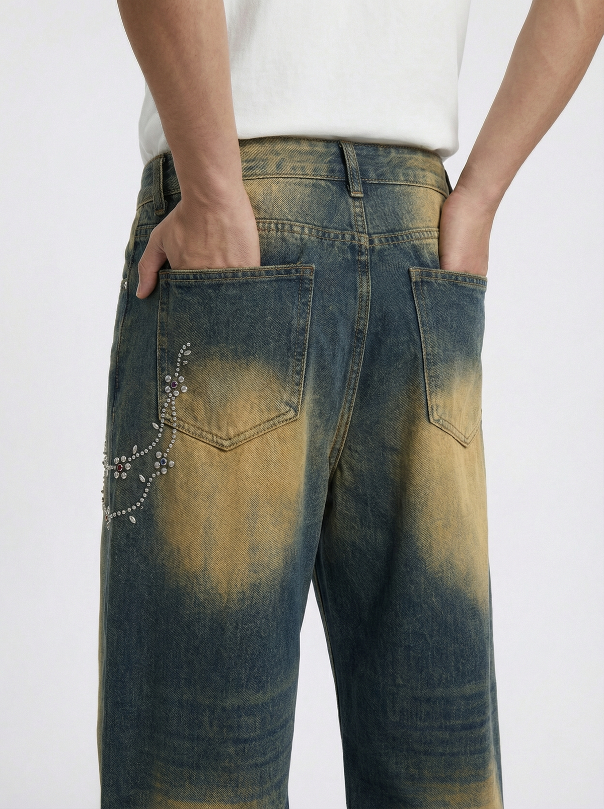 Lanna Muay Thai Vintage Gradient Rhinestone Wide-Leg Jeans
